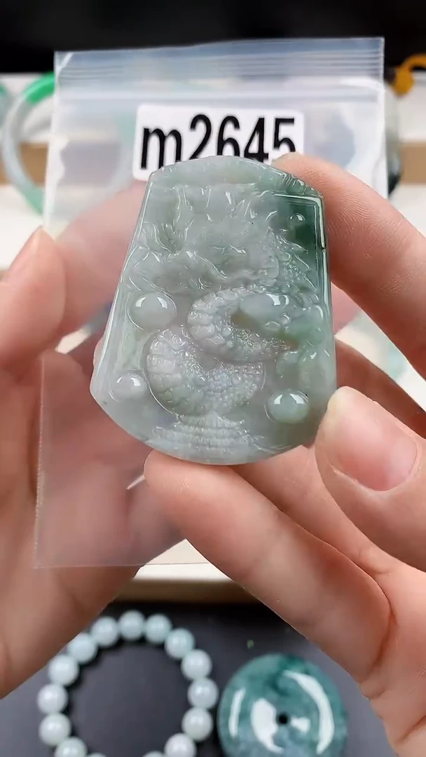 颈饰未镶嵌翡翠天然翡翠吊坠挂件