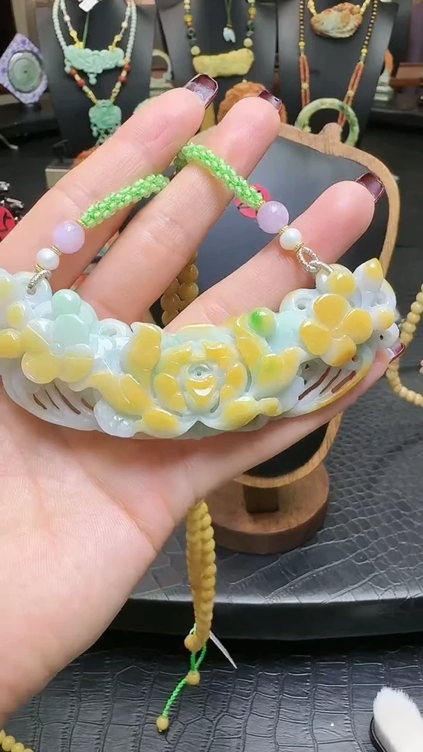 【闪购商品】翡翠颈饰未镶嵌特色黄翡花牌弯弯