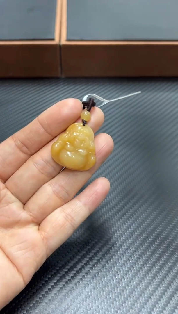 吊坠(赠链)未镶嵌和田玉若羌微色差吊坠