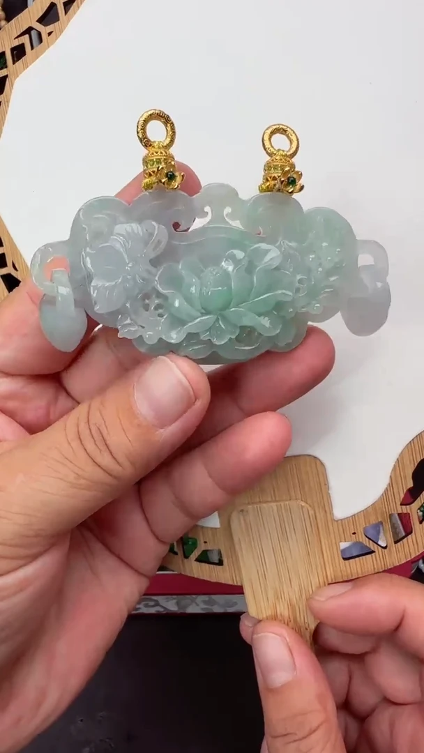 颈饰未镶嵌翡翠吊坠