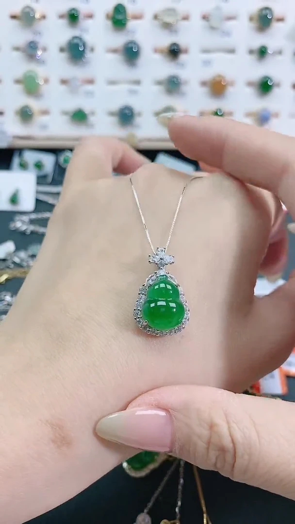 颈饰银S925镶嵌翡翠妮*闪天然翡翠