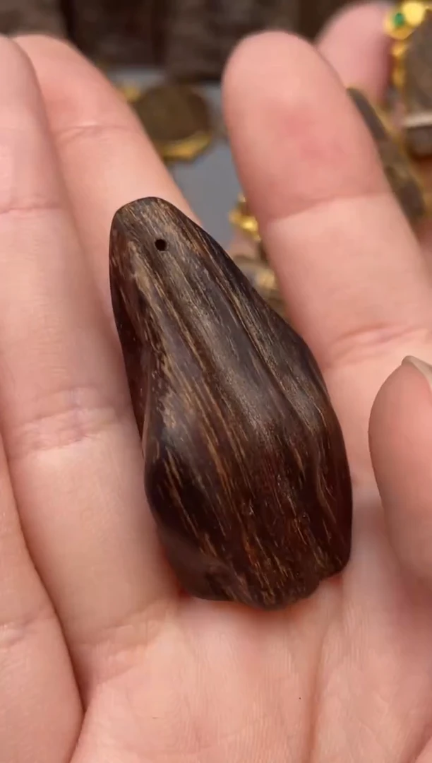 沉香吊坠沉香吊坠