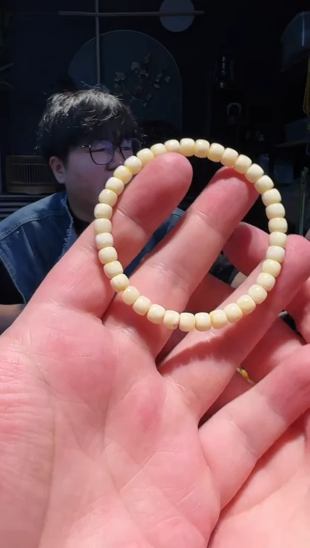 未镶嵌蜜蜡手串6+单圈