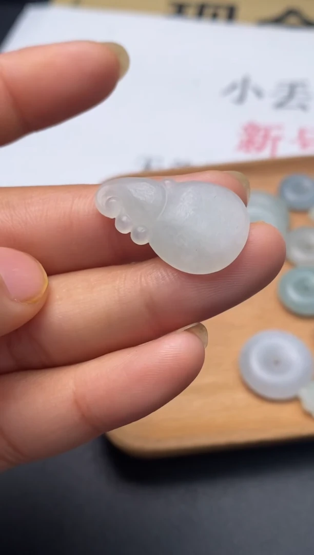 定制翡翠未镶嵌翡翠毛货多样性发货发其一