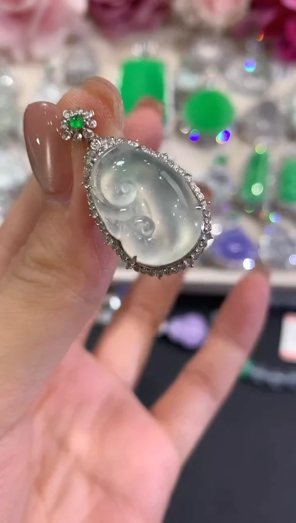 吊坠(不含链)18K金镶嵌翡翠q101