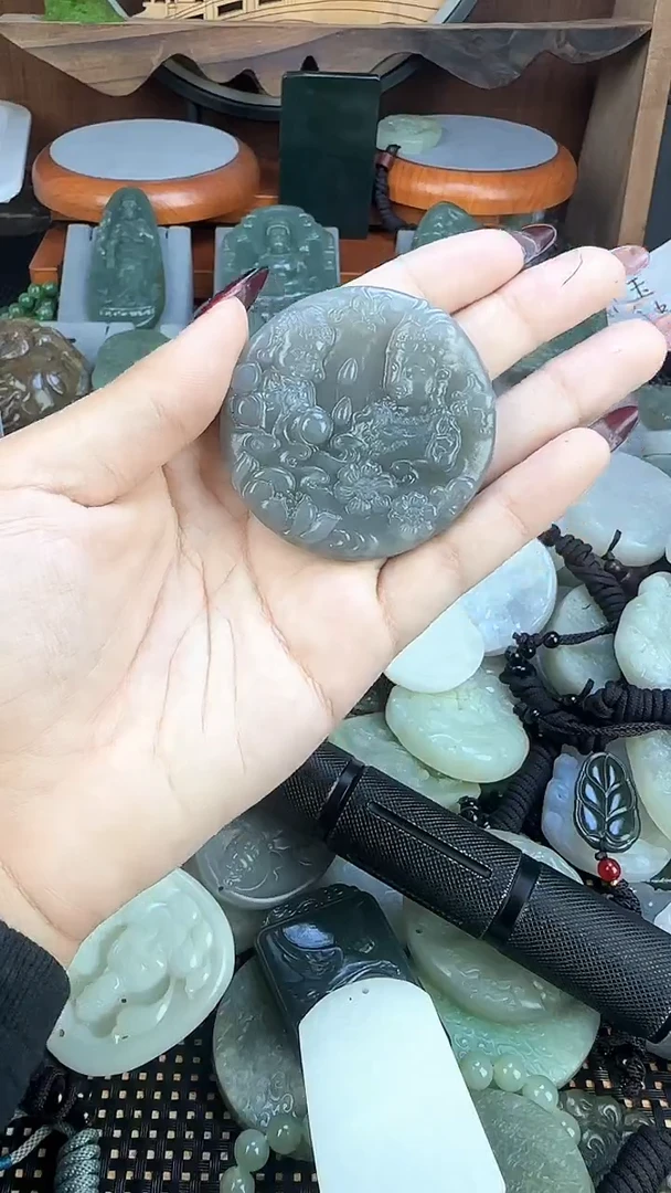 颈饰未镶嵌和田玉1