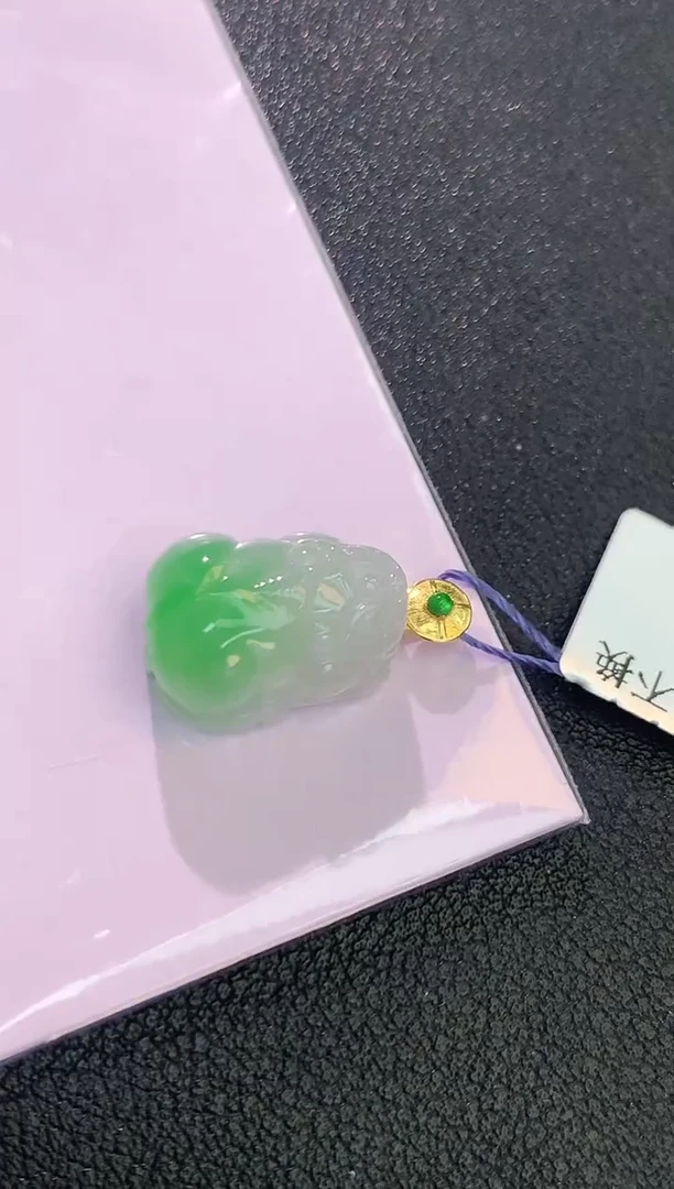 颈饰18K金镶嵌翡翠赠礼盒证书 丁丁