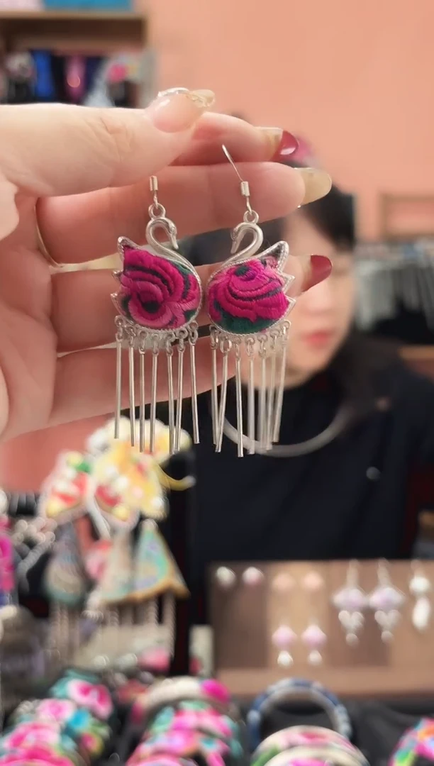 织绣艺枝独绣手工饰品75