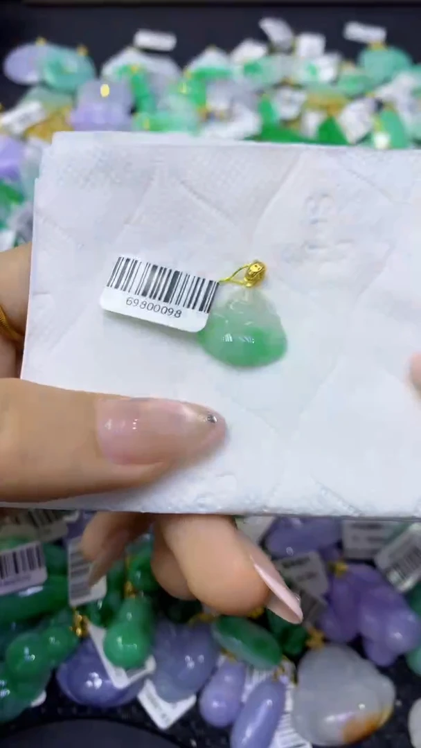 颈饰未镶嵌翡翠天然缅甸翡翠A货