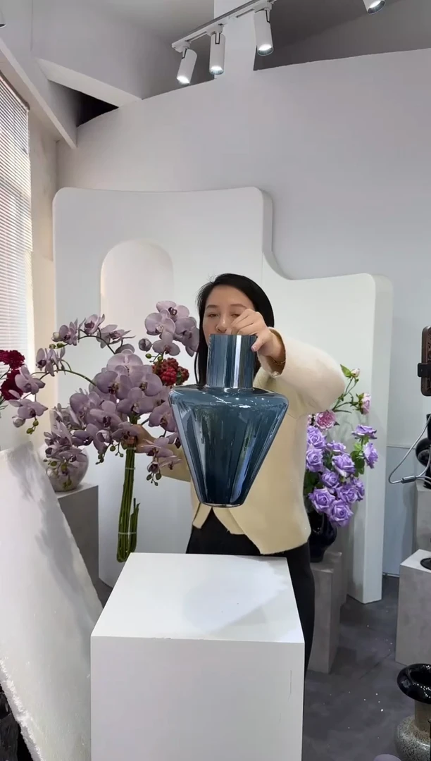 【闪购商品】藤1个蓝色花瓶