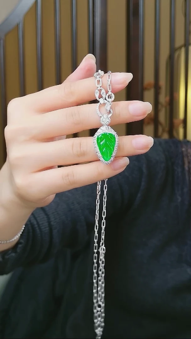 吊坠(不含链)18K金镶嵌翡翠树叶吊坠