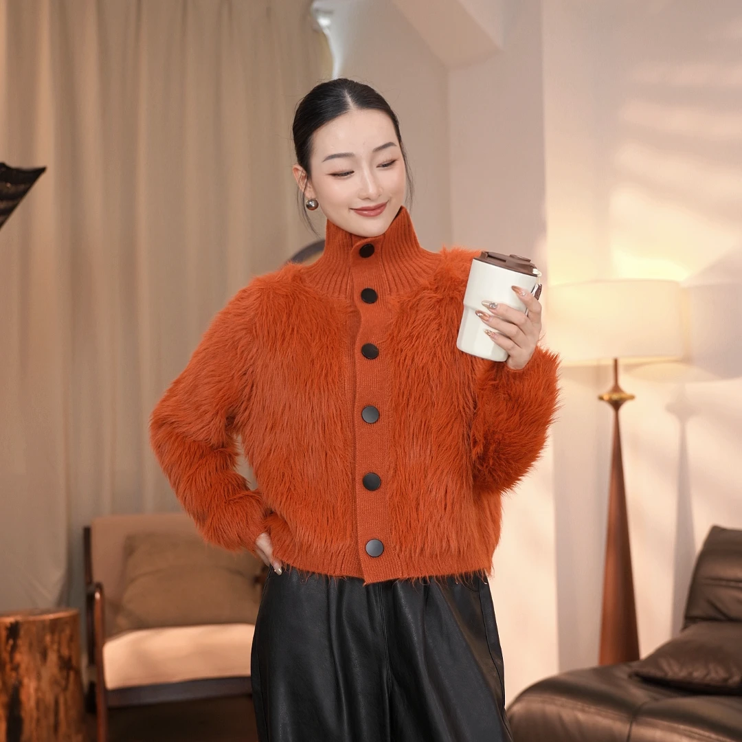 【杨左Monica】秋冬纯色毛毛绒感亲肤保暖高级感外套开衫女A21291