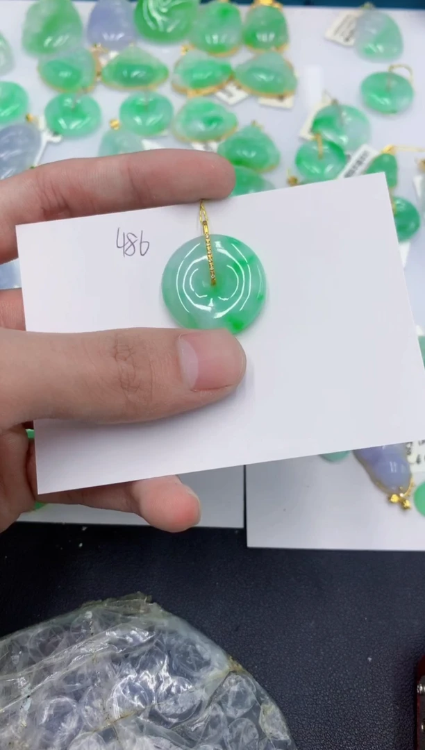 颈饰18K金镶嵌翡翠1111111