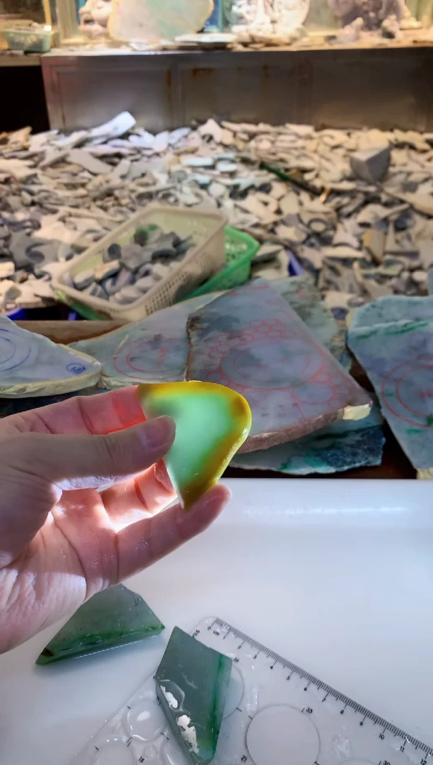 翡翠裸石0朱0翡翠珠宝666