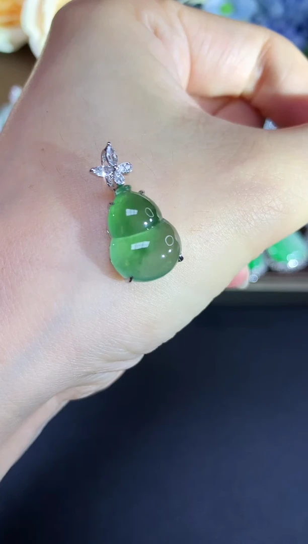 吊坠(不含链)18K金镶嵌翡翠89|