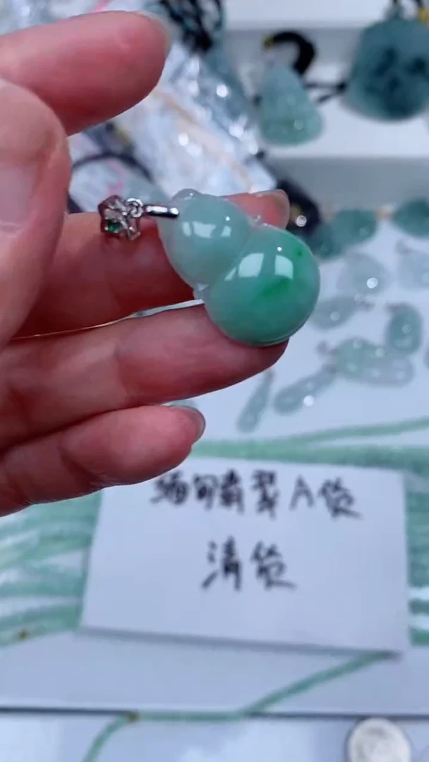 颈饰银S925镶嵌翡翠吊坠