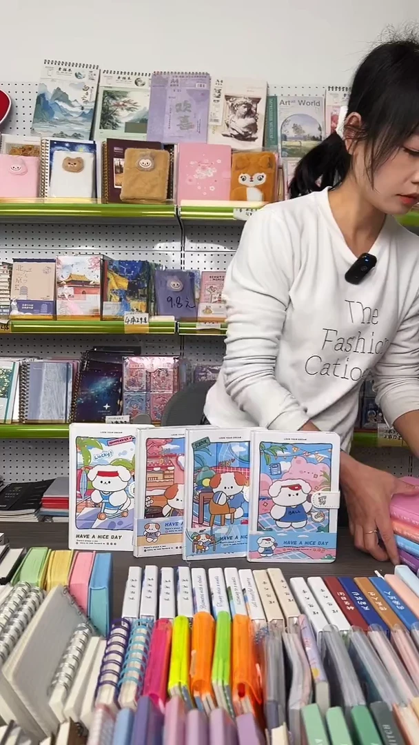 32K彩页磁扣手账112张-【小汪假日】-封面随机2本