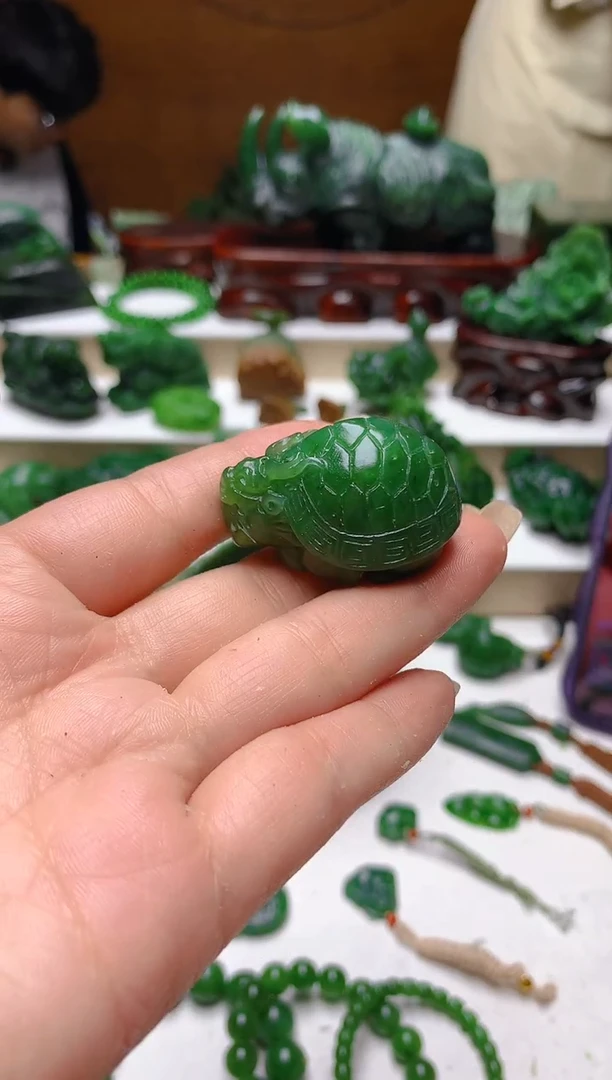 未镶嵌和田玉（碧玉）珠宝半成品随机发货一个