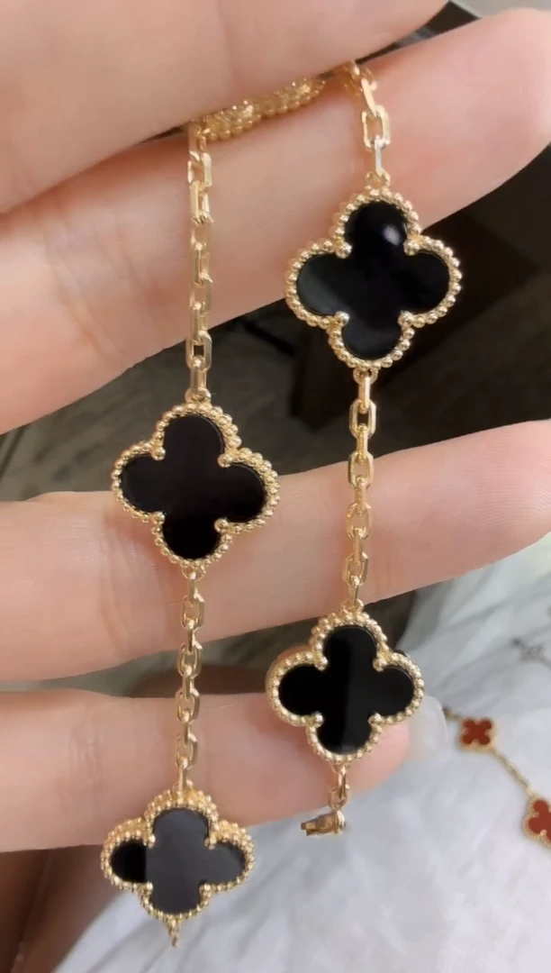 18K金镶嵌手链玛瑙/玉髓手链