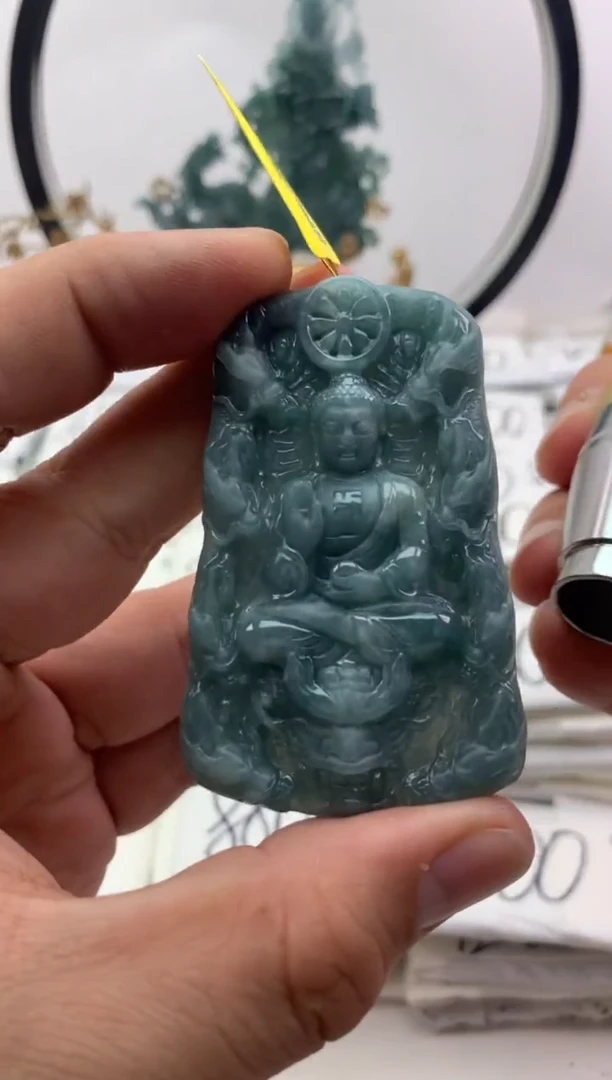 翡翠未镶嵌颈饰阿弥陀佛
