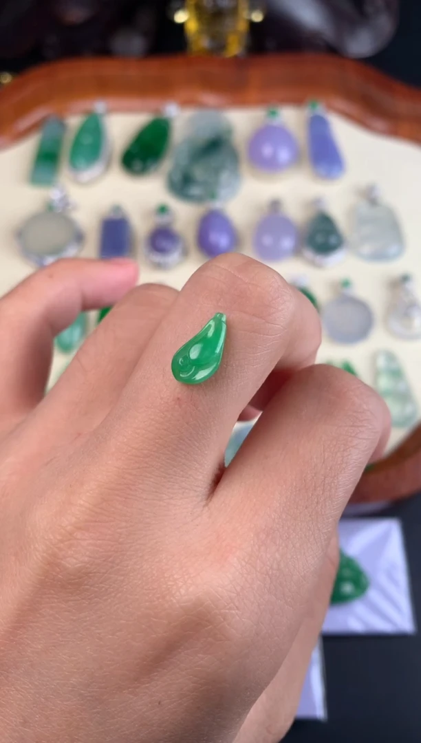 定制翡翠未镶嵌裸石（镶嵌定制）