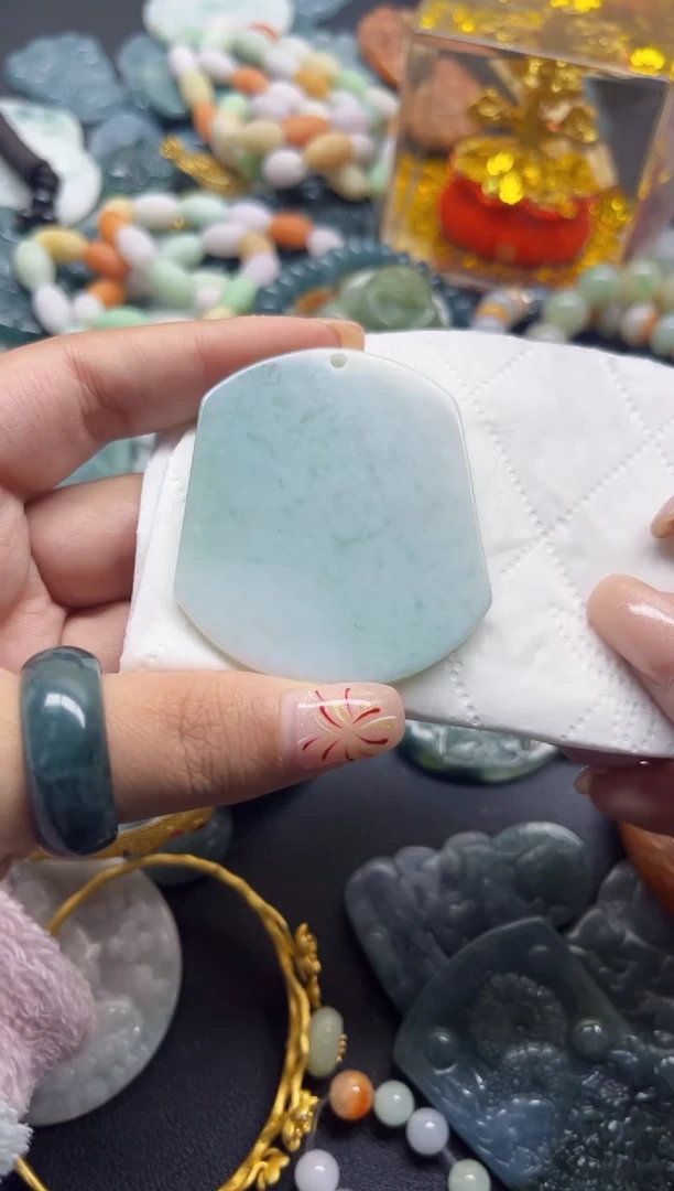 【闪购商品】翡翠颈饰未镶嵌翡翠