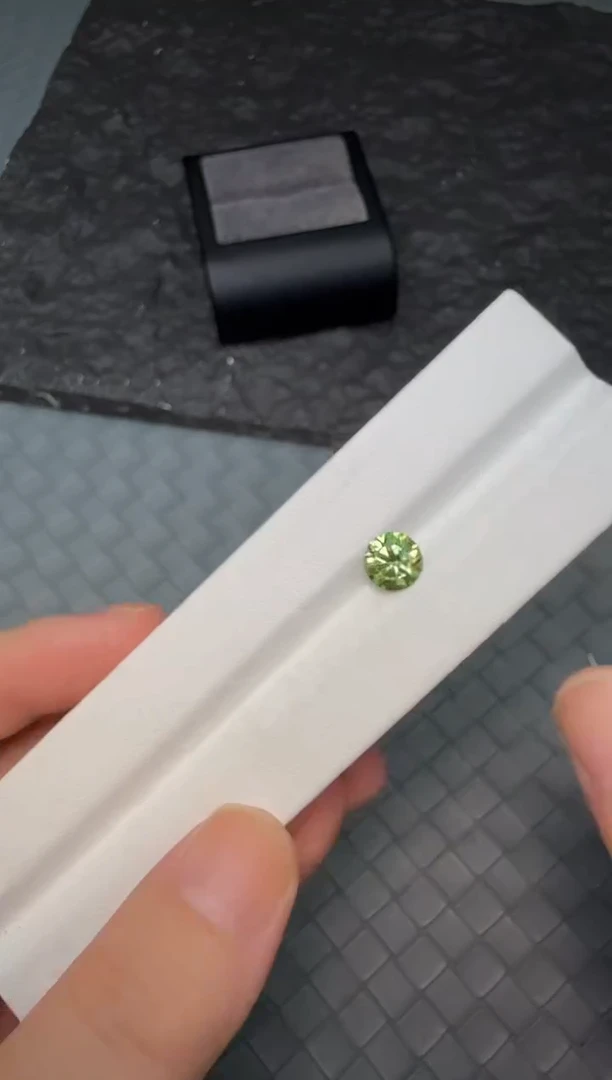 未镶嵌裸石翠榴石1.96ct-A415-1p吉尔德证书