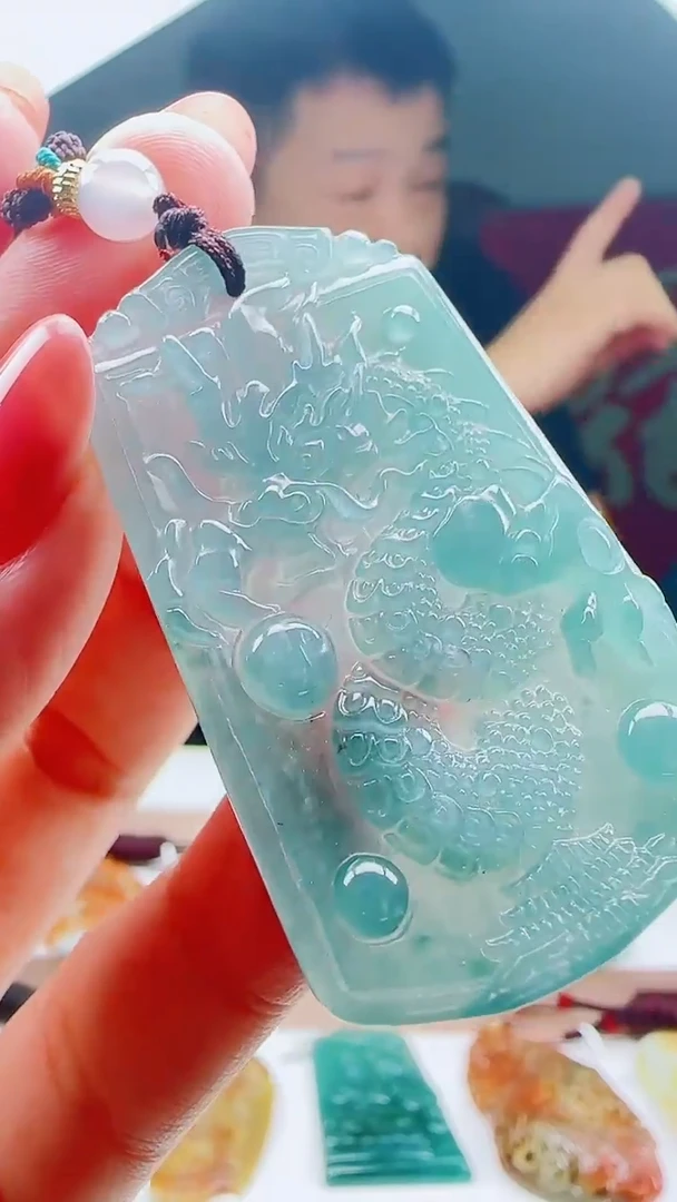 颈饰未镶嵌翡翠多样性发其一