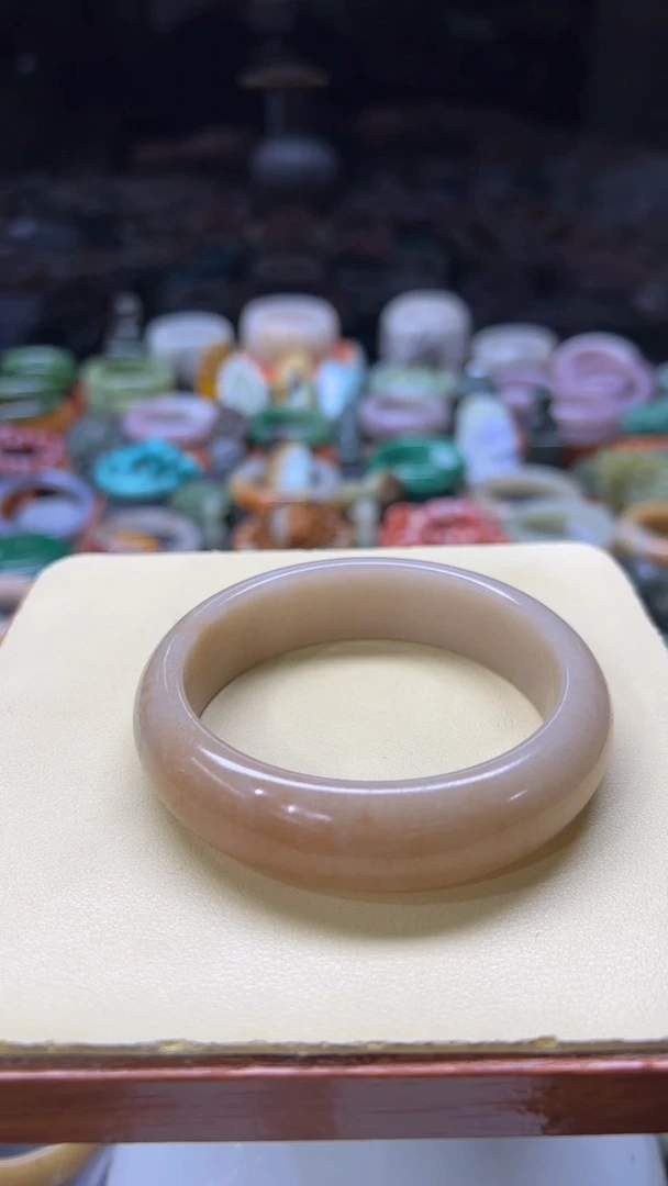 【闪购商品】石英质玉手镯未镶嵌083