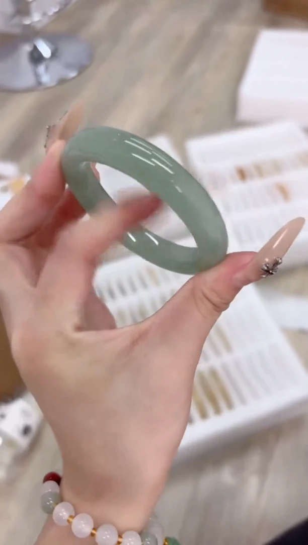未镶嵌手镯石英质玉318-54D
