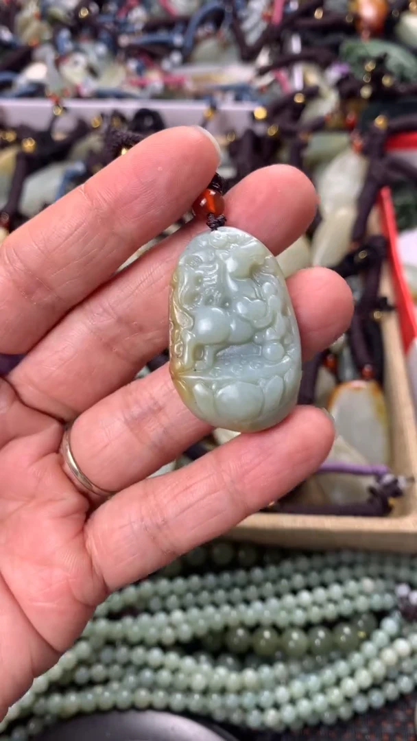 【闪购商品】和田玉颈饰未镶嵌多样性发货没有证书拍一发一有瑕