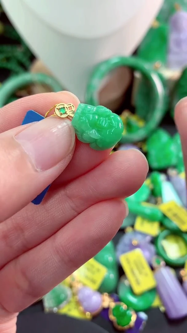 吊坠(不含链)未镶嵌翡翠天然缅甸翡翠A货