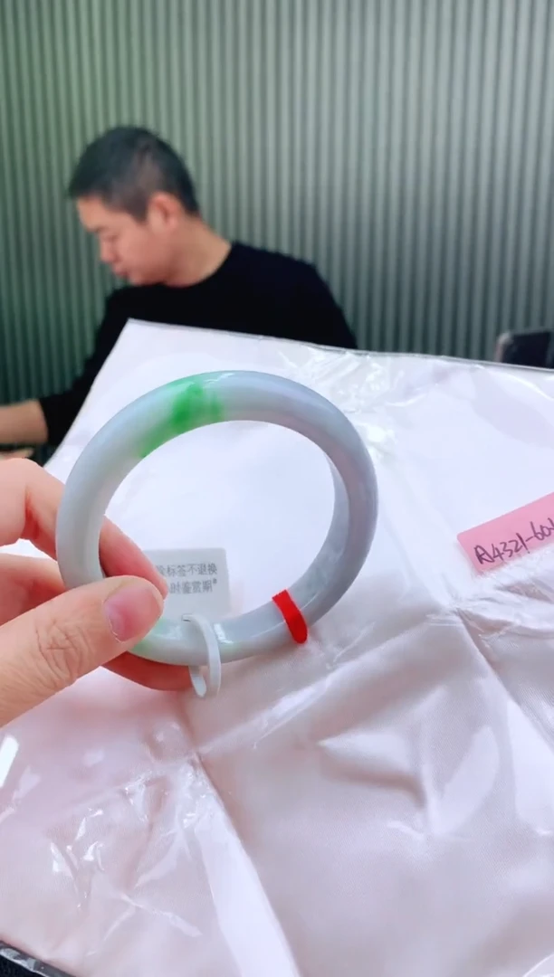 未镶嵌手镯翡翠60