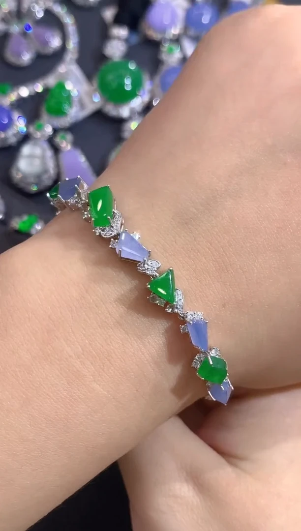 颈饰18K金镶嵌翡翠88-手链