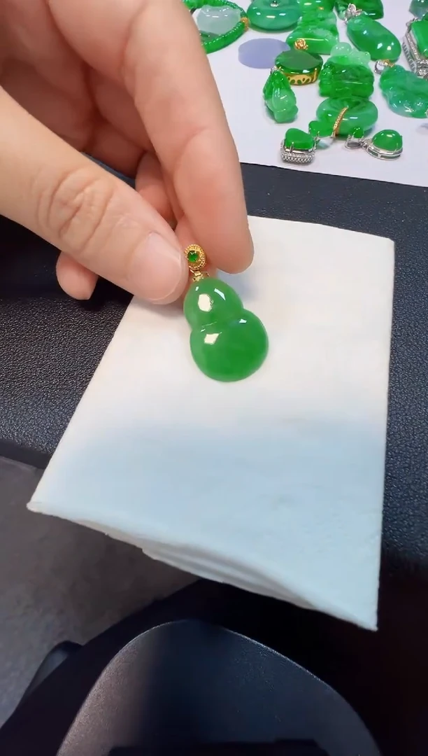 吊坠(不含链)未镶嵌翡翠980