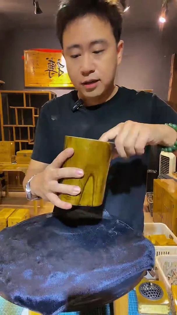 木金丝楠木制品笔筒