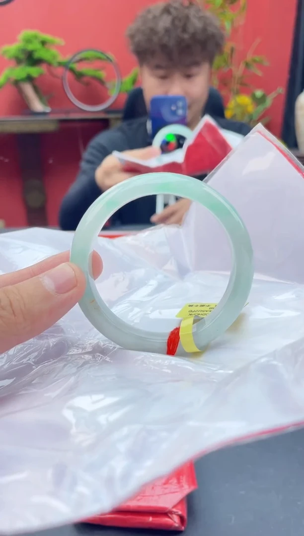未镶嵌手镯翡翠18
