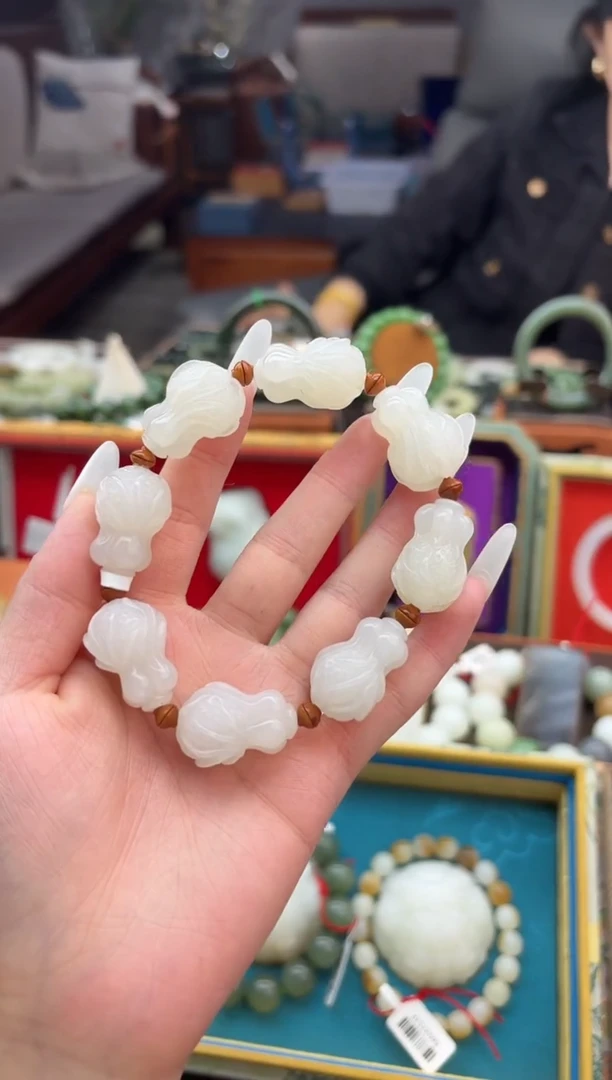 未镶嵌手串和田玉董小姐推荐 多样性发货 拍一发一bk