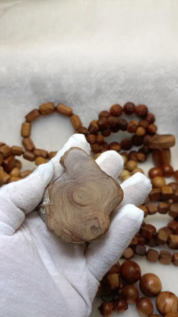 【闪购商品】木太行崖柏陈化料