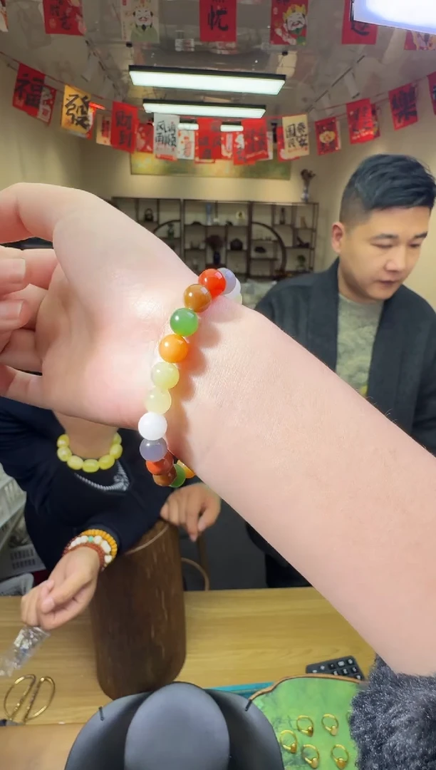 未镶嵌手链和田玉多样性发一件 163