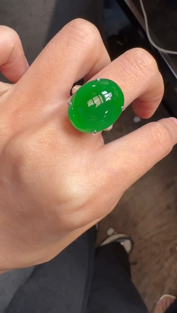 未镶嵌定制翡翠翡翠A货有轻微色差属于正常现象，戒指1