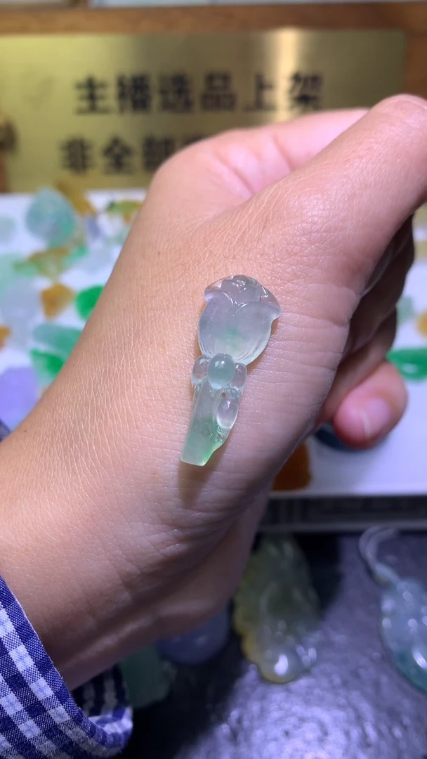 未镶嵌定制翡翠毛货