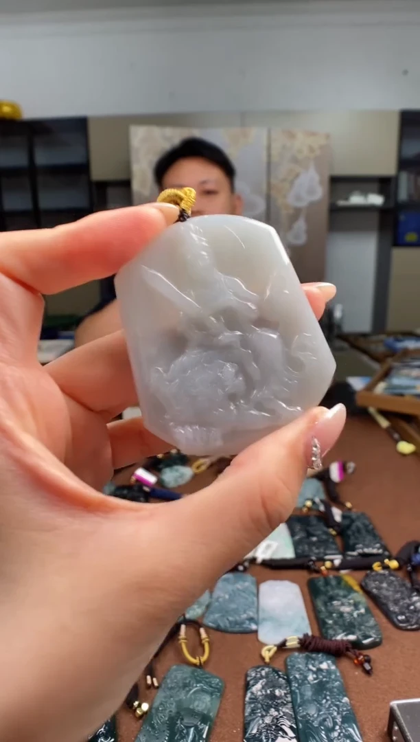 颈饰未镶嵌翡翠多样性发其一