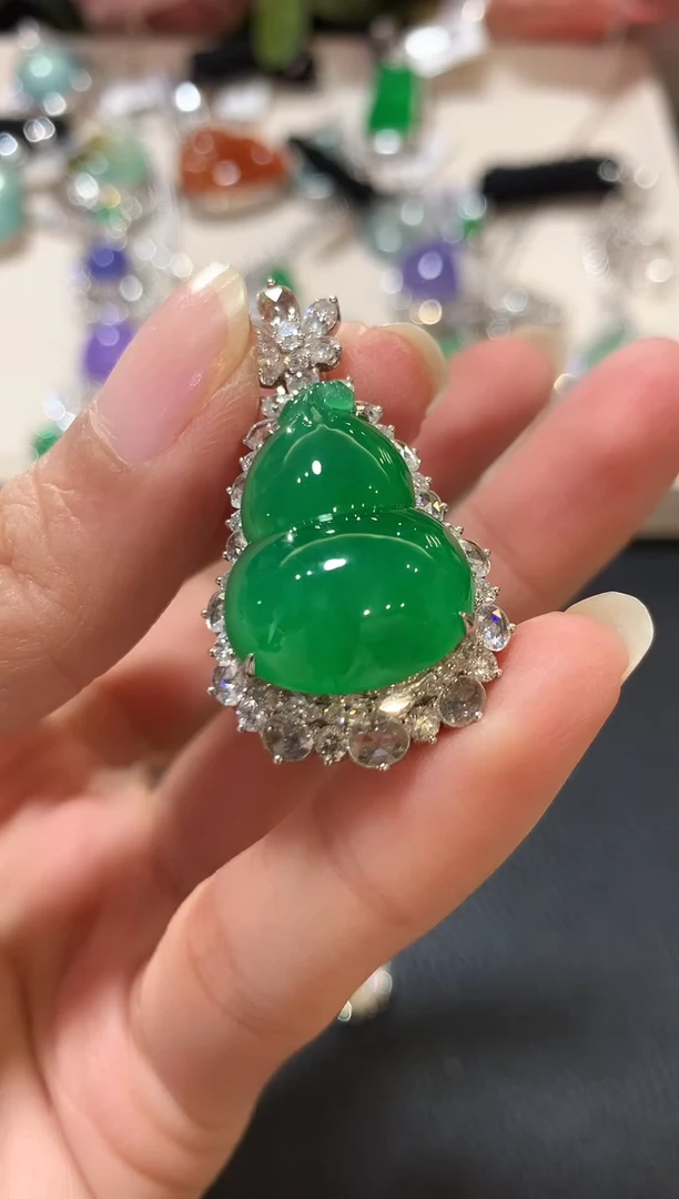 吊坠(不含链)18K金镶嵌翡翠妞****睛m61