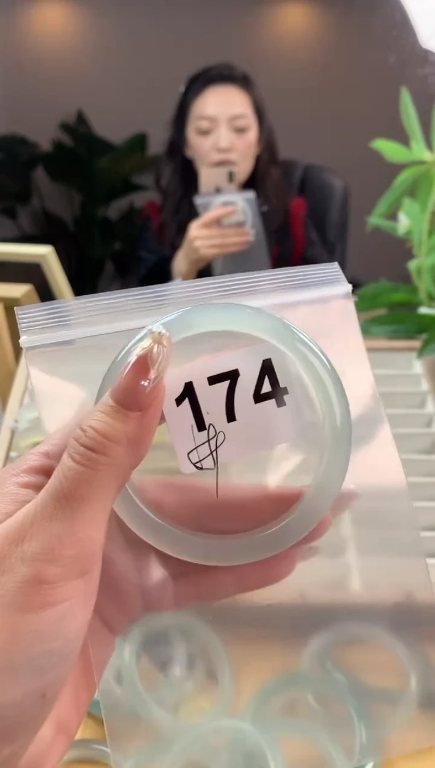 【闪购商品】玛瑙/玉髓手镯未镶嵌174