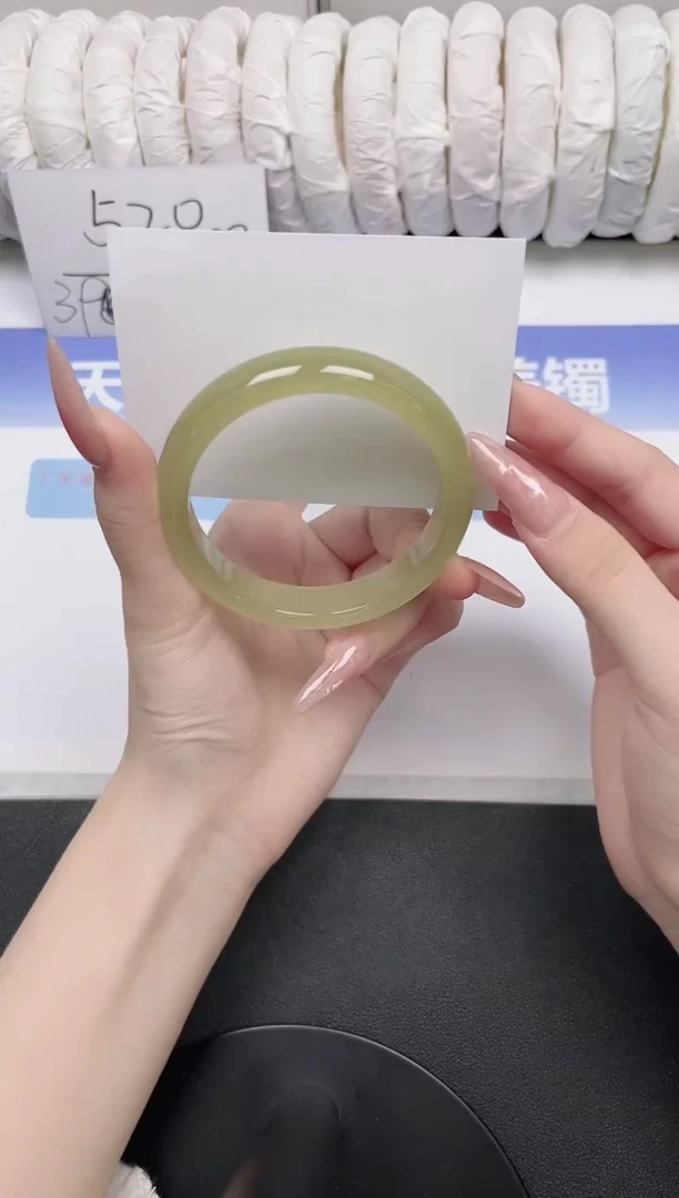 未镶嵌手镯石英质玉66-58.5