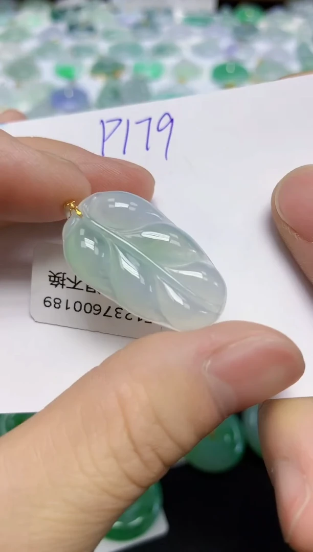 颈饰18K金镶嵌翡翠天然缅甸翡翠A货翡翠百元以上9元证书费自理