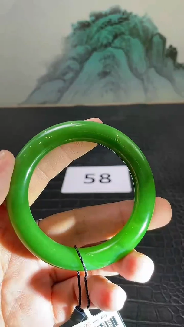 和田玉（碧玉）手镯未镶嵌一个