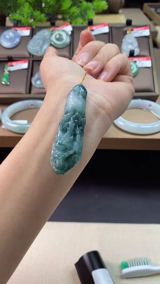 【闪购商品】翡翠颈饰未镶嵌花件