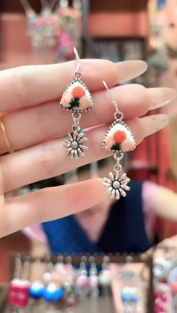 织绣云织谣民族风精美饰品  129